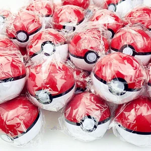 30 pokebolas con figuras de Pokémon